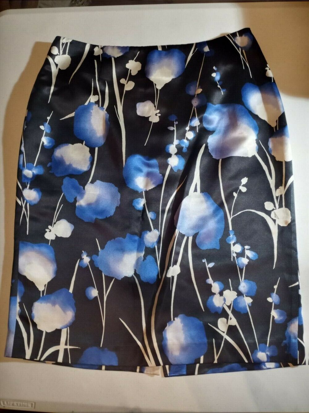 Jones New York Collection Skirt Size 6 Floral Straight Cotton / Silk Blue Black